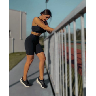 Shorts Basic meia coxa