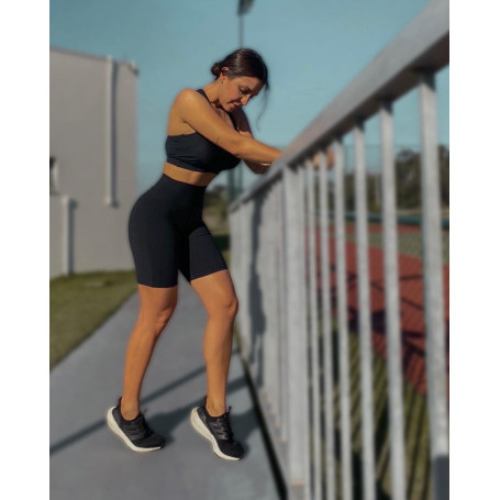 Shorts Basic meia coxa