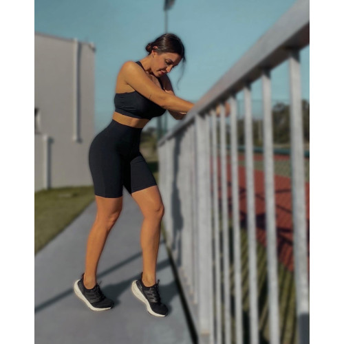 Shorts Basic meia coxa