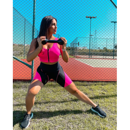 Shorts meia coxa com recortes