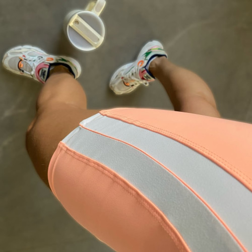 Shorts com detalhe e vivo